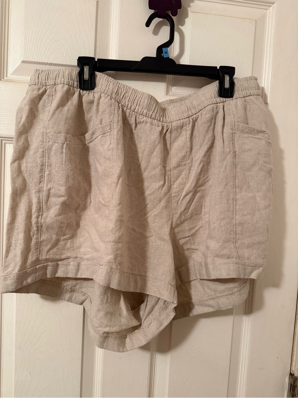 Old Navy High-Waist Linen-Blend Shorts in Cream